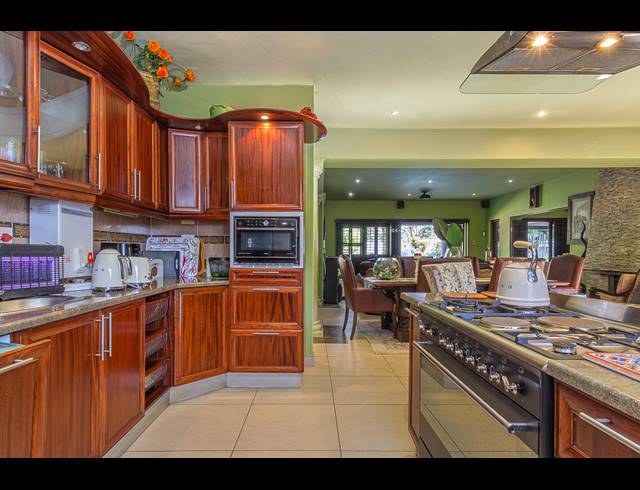 4 BEDROOM HOUSE FOR SALE IN HILLCREST PARK